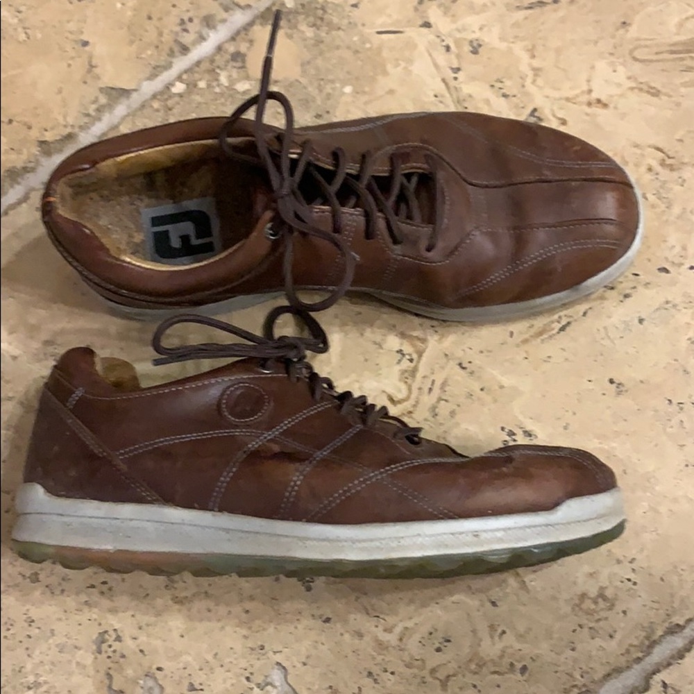 Footjoy Versaluxe size 9 spikeless golf shoes